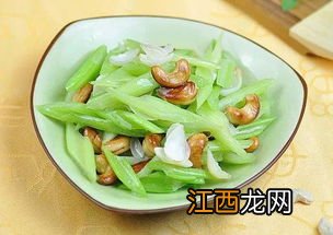 炒芹菜要用什么腰果