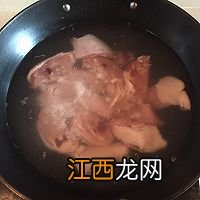 鸡肉炖土豆香菇什么时候放