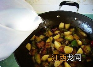 土豆熬茄子要多久