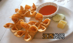 蟹肉和什么一起包馄饨