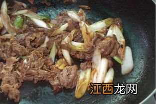 牛羊肉卷能和什么炒