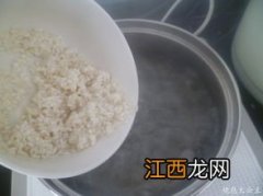 熬大米粥放什么菜