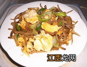 怎么炒咸菜炒鸡蛋