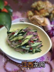 圆葱拌黄瓜怎么做