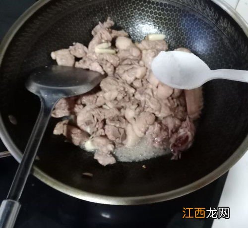 高压锅炖老鸭子炖多久