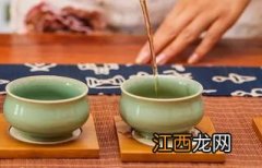 怎么夹品茗杯