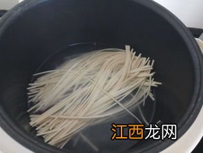 电饭锅开水煮面要多久