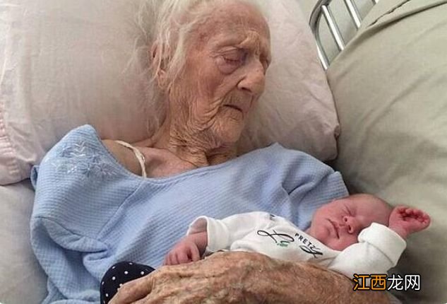 在肚子里待了61年的“霸道”婴儿，被医生发现时，其母亲已91岁