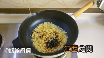 炒甜面酱放什么料好吃