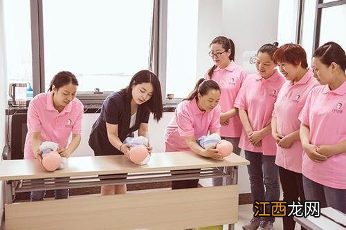 体验了育儿保姆的一天,带孩子,没有想象的简单