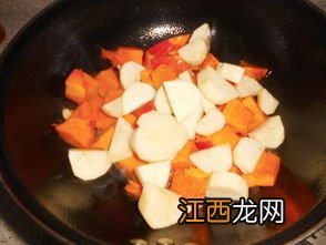 南瓜炖土豆炖肉怎么做