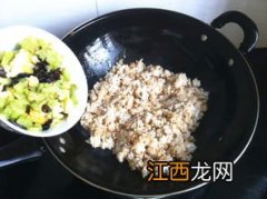 苦瓜炒饭加什么