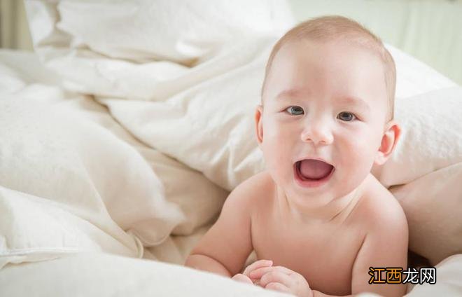 不结婚只生孩子,美女模特生混血儿三胞胎,引起争议