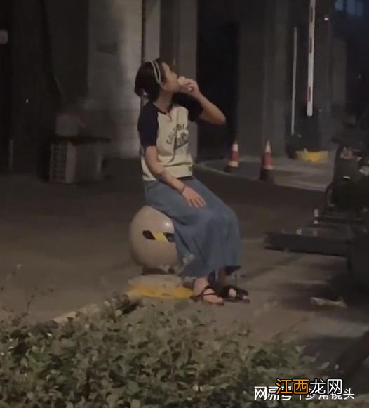 浙江一男子下楼撞见孕妻偷吃,默默观察后上前制止,结果哭笑不得