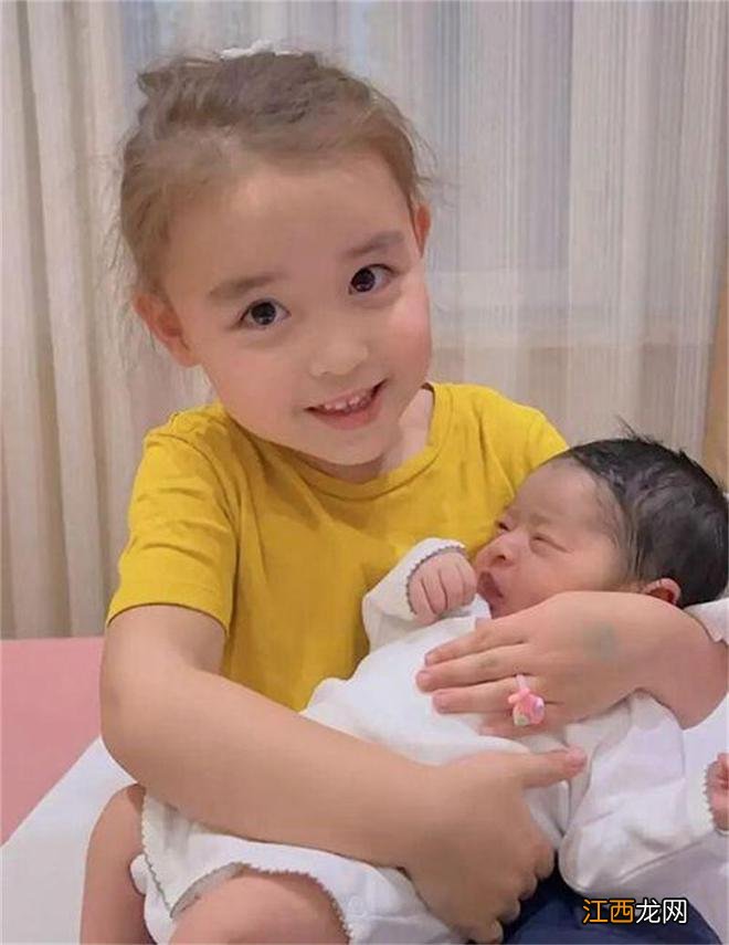 2017年,女CEO花50万买精子,生五国混血宝宝,如今又买精生二胎