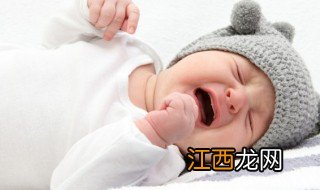 怎么锻炼孩子俯卧抬头，让宝宝俯卧抬头步骤视频