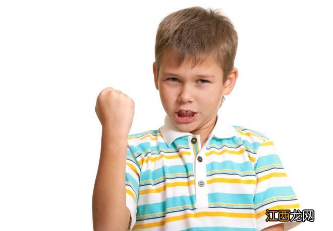 男孩成长中的三个阶段:“小男子汉”也需要被温柔地对待