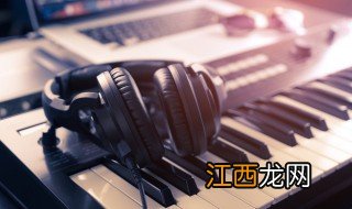 歌词假装什么都糊涂 歌词假装什么都糊涂的歌名