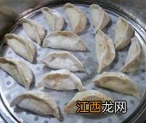 包牛肉馅蒸饺放什么