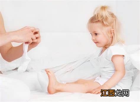 经验分享：宝宝光脚竟然有这么多好处，爸妈们知道吗？