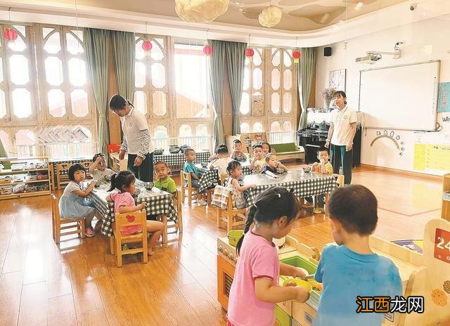 如何缓解“带娃难”