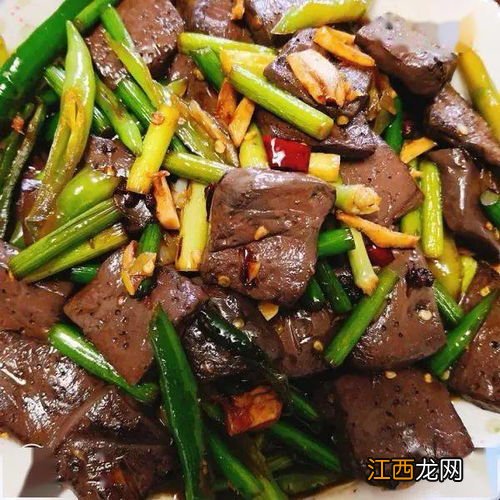 鸭血能和什么一起炒