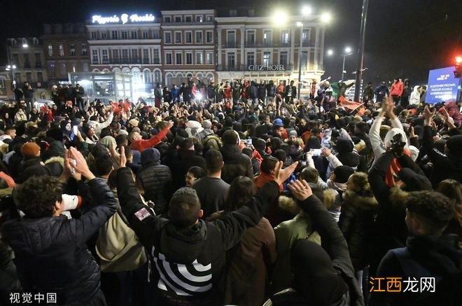 法国摩洛哥球迷庆祝会师引发打砸抢 巴黎108人被捕