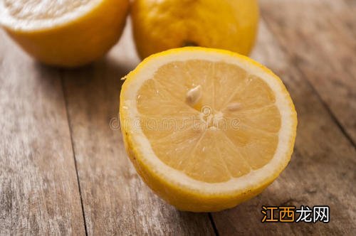 切开柠檬怎么保存多久