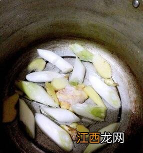 压力锅上气后压鸡多久