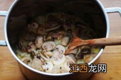 鸡肉烧菌菇怎么做好吃