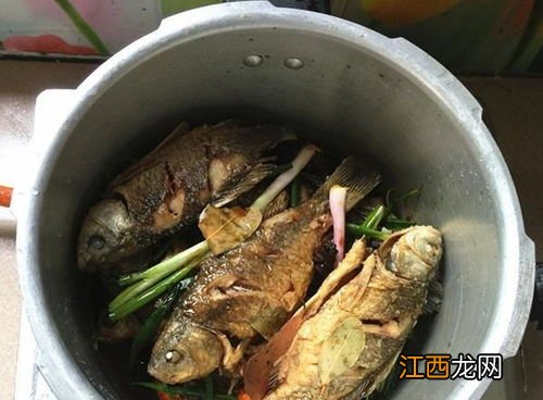 高压锅酥骨鲫鱼怎么做好吃吗