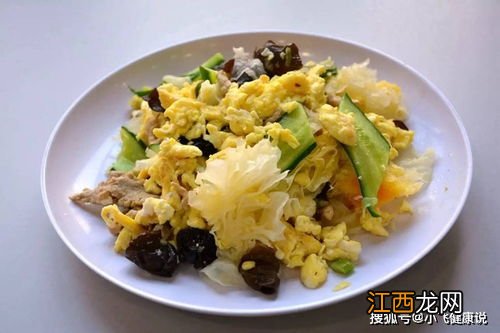 银耳和什么菜炒好吃又营养