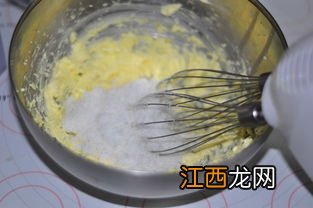 杏仁打粉什么颜色