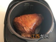 电压力锅炖肘子保温多久可以排气