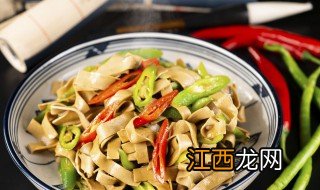 怎么做好吃的千张 芹菜素炒千张做法分享