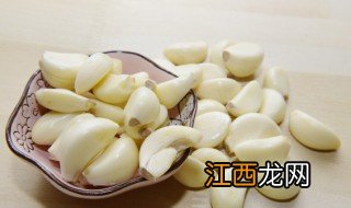 生吃大蒜能治便秘吗 生吃大蒜可以治便秘吗