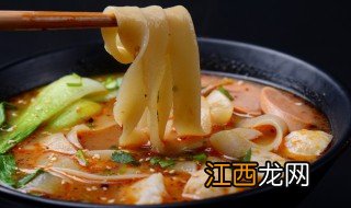 鸡肉卷焖面怎么做 土豆鸡块焖面的做法