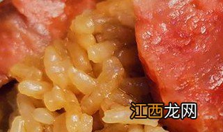 川味腊肠焖饭电饭煲做法步骤 怎么做川味腊肠焖饭电饭煲