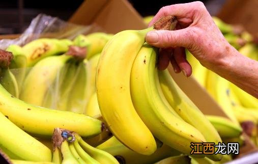 香蕉是否用清水洗有利于保存 香蕉的适用人群及禁忌