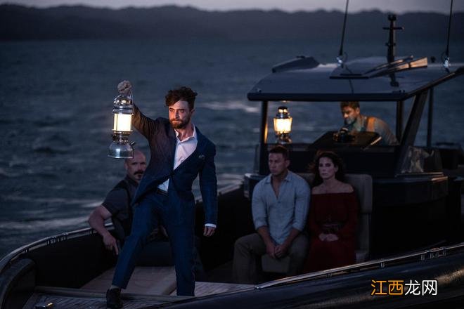 《迷失之城》开启预售 全新“冒牌英雄”预告钱老板逞强“作秀”