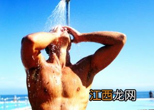 洗澡3动作男人更健康