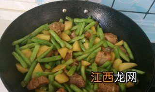 怎么做五花肉土豆炖豆角 如何做五花肉土豆炖豆角