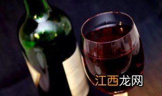 睡前喝红酒有什么好处和坏处 睡前喝红酒有哪些好处和坏处