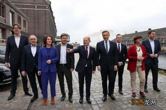 东西问·中外对话丨为何说中国崛起不是孤立中国的理由?