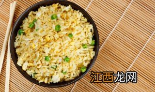 培根酸豆角炒饭制作方法 培根酸豆角炒饭怎么做