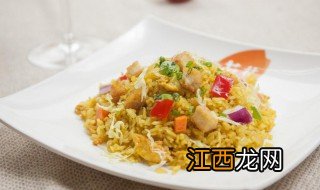 如何做鸡肉炒饭 鸡肉炒饭的做法介绍