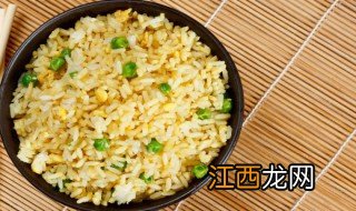 如何制作网络上超火的耳光炒饭 三个步骤教你制作耳光炒饭