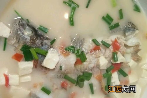 鲈鱼豆腐汤炖多久