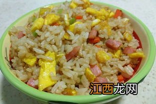 火腿鸡蛋炒饭炒多久