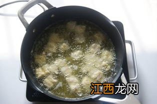 菠萝咕噜肉炸多久